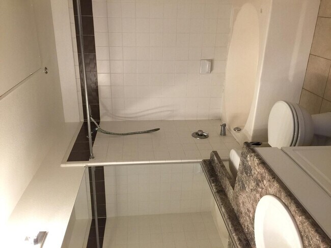 Building Photo - 6900 E Princess Dr