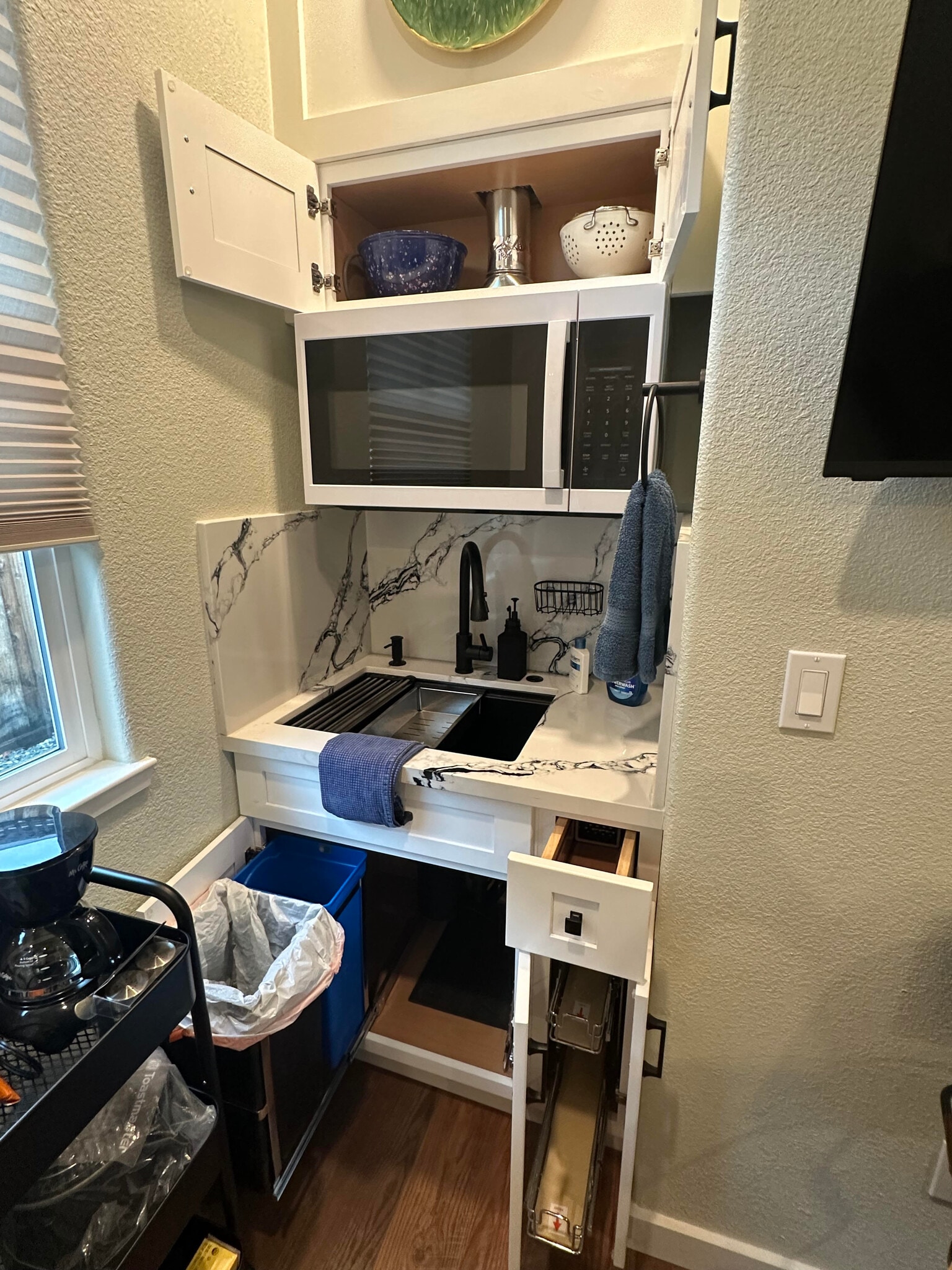 Sink, Storage and Microwave - 2534 Napier Ct