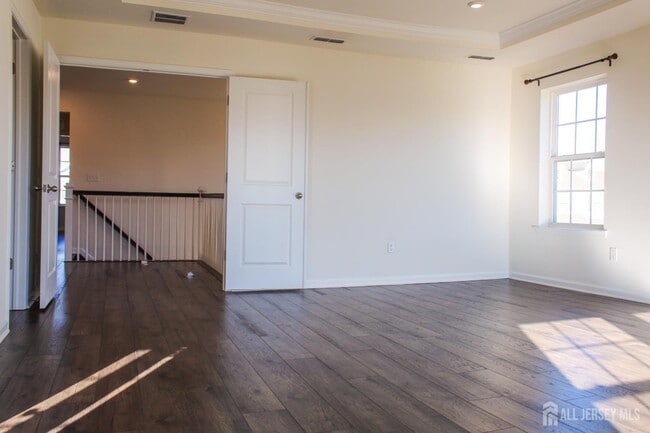 Building Photo - 601 Charleston Dr