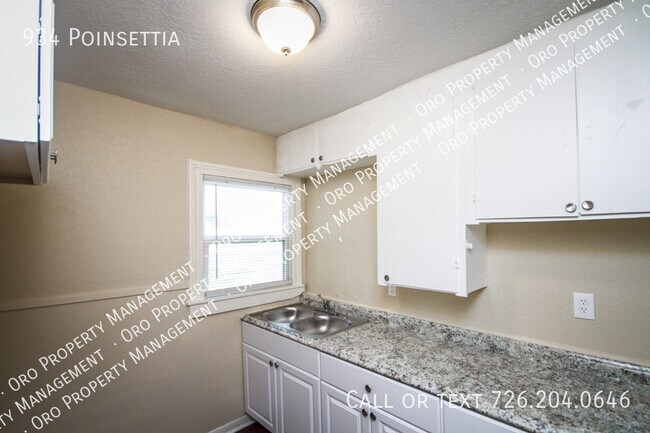 Building Photo - 934 Poinsettia-