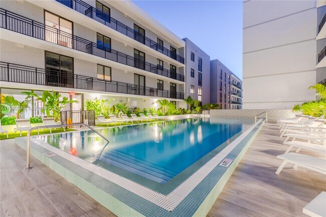 Building Photo - 1005 Spring Garden Rd