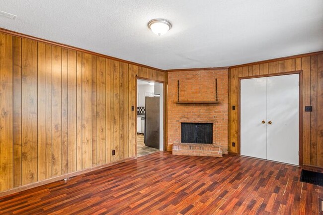 Building Photo - Home off Freeman Mill, Living Room Plus De...