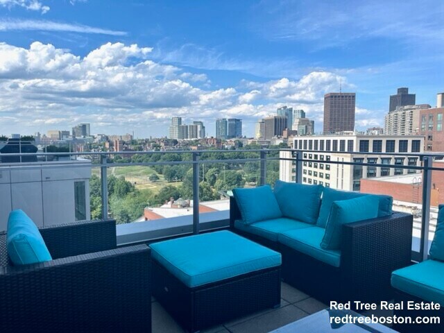 Building Photo - 1 Charles St S