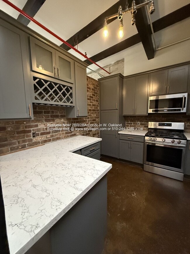 Building Photo - CHIC INDUSTRIAL 2BR/2BA CONDO Available Now!
