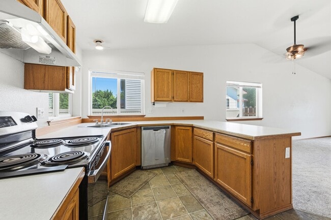 Building Photo - 5769 N Lachaise Ln