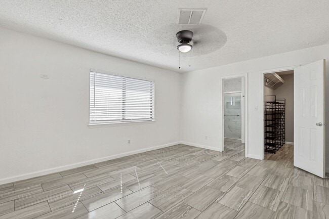 Building Photo - beautiful swimming pool and backyard oasis! fully remodeled home new appliances !