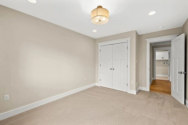 Building Photo - 5 Bed 5 Bath Single Family Home in Edgeworth