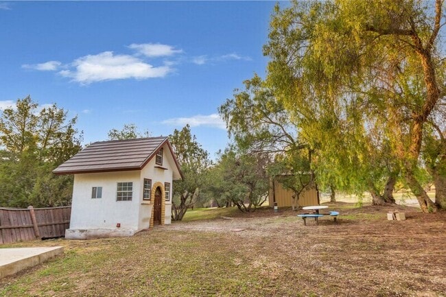 Building Photo - 32140 Windrush Rd