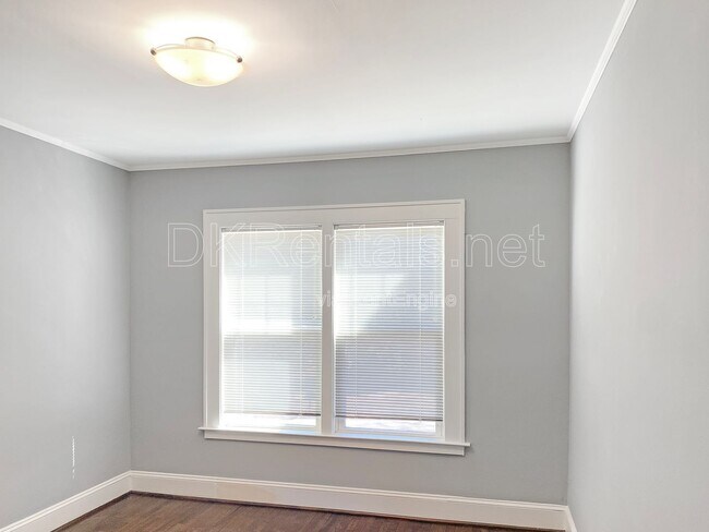 Building Photo - 1739 Sylvan Rd SW