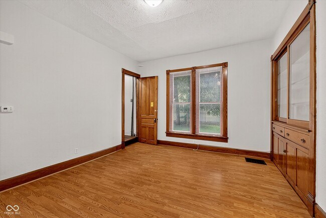 Building Photo - 456 N Centennial St