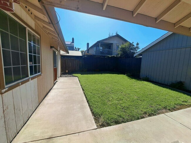 Building Photo - 2680 Bonifacio Dr