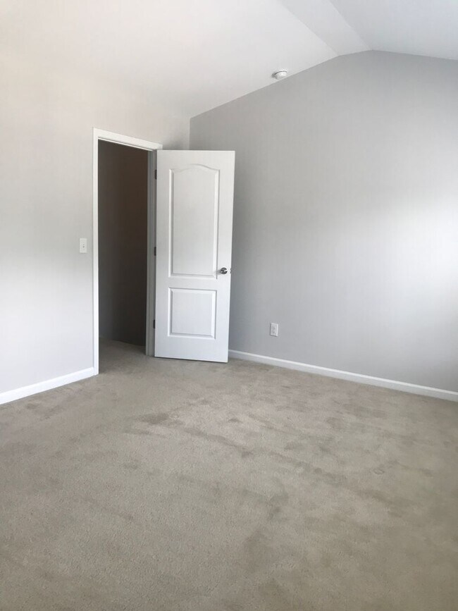 Building Photo - PRICE REDUCED!!  ASK US ON THE GREAT INCEN...