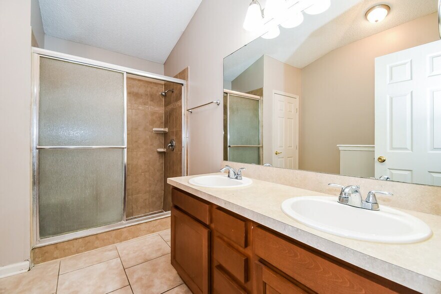 Building Photo - 12559 Fallohide Ln