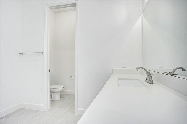 Building Photo - 9814 Chapman Trl