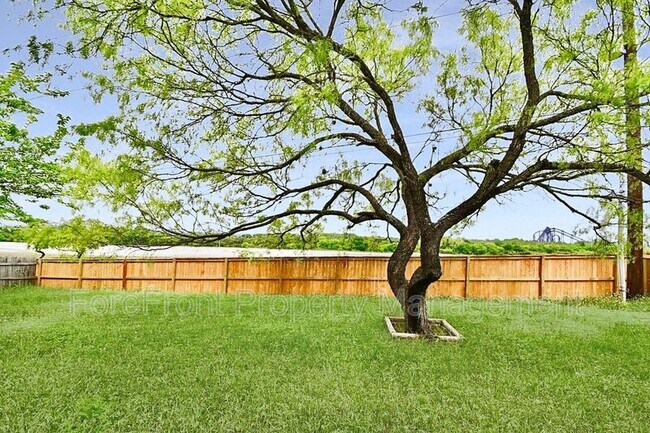 Building Photo - 10527 Cub Haven