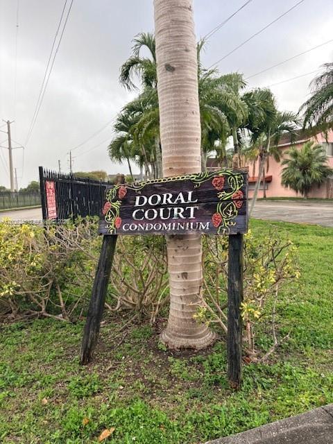 Building Photo - 8019 Lake Dr