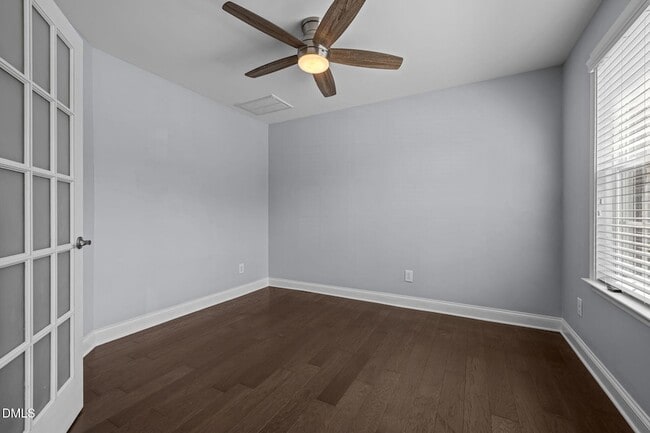 Building Photo - 6052 Kentworth Dr