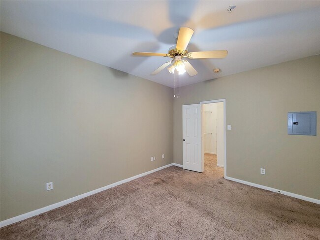 Building Photo - 1330 Old Spanish Trl