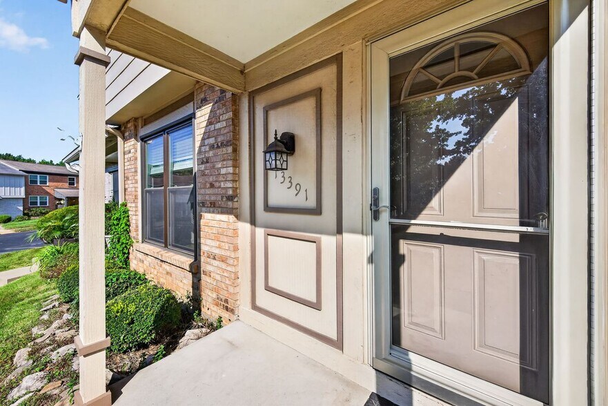 Building Photo - 13391 Hiddendale Ln