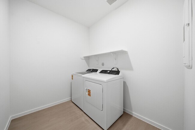 Building Photo - 10731 Sora Dr