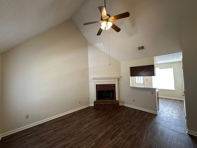 Building Photo - 3 Bedroom, 2 Full Baths in Horn Lake, Wellington Square Subdivision