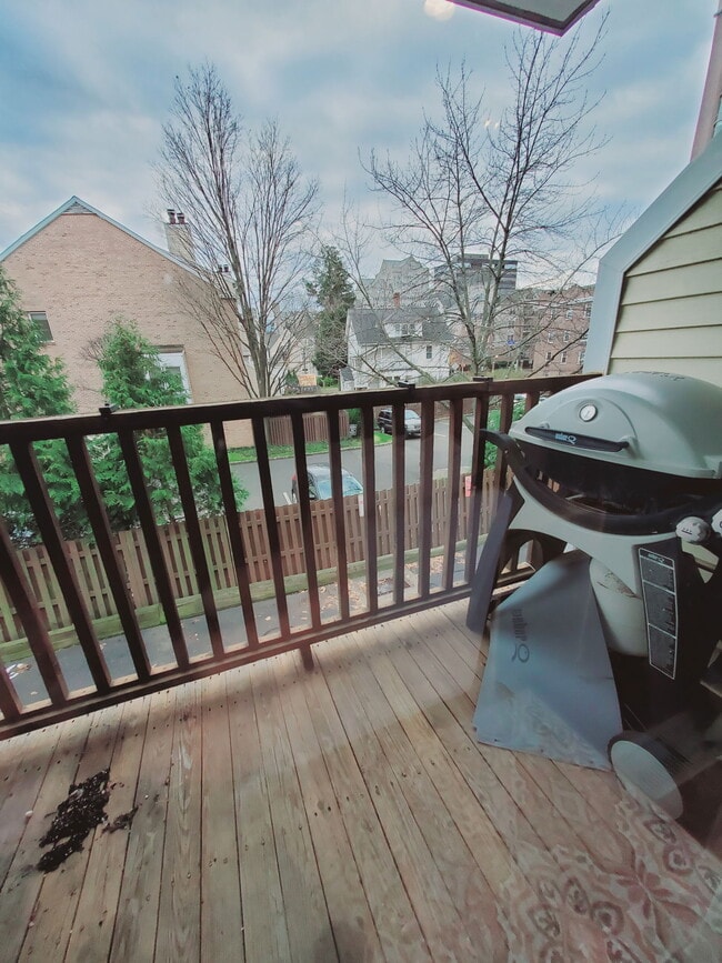 Building Photo - 101 Grove St