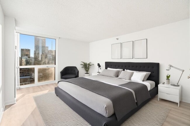 Building Photo - 200 N Dearborn St