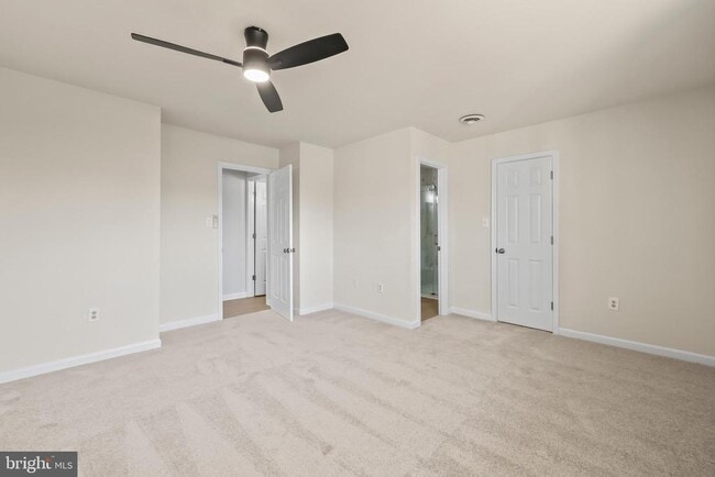 Building Photo - 2520 Linwood Ln