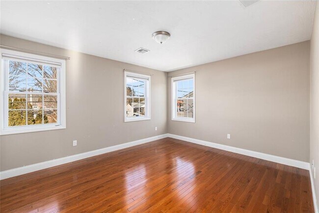 Building Photo - 227 Marshall Ave