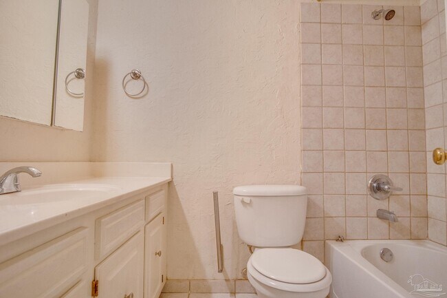 Building Photo - 3309 Kingswood Ct