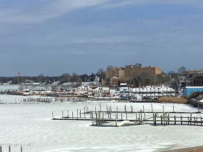 Building Photo - 28 Riverside Ave