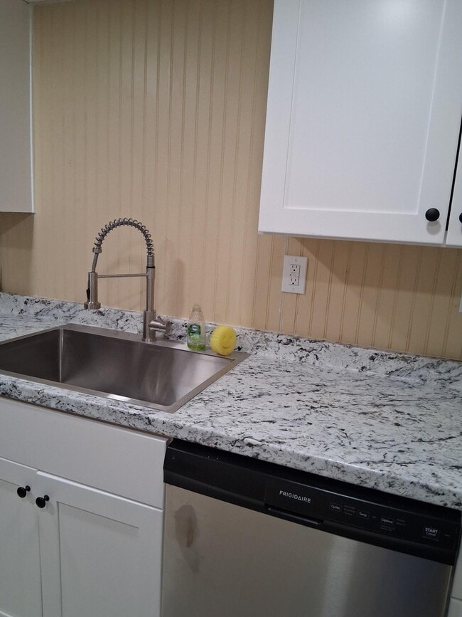 Building Photo - 3540 S Ocean Blvd