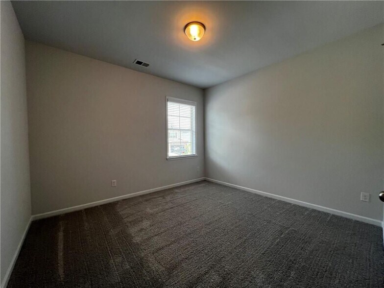 Building Photo - 3339 Fall Branch Ln