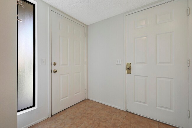 Building Photo - 40953 Inverness Way