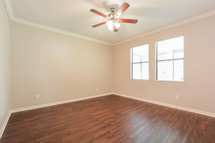 Building Photo - 974 Costa Mesa Ln