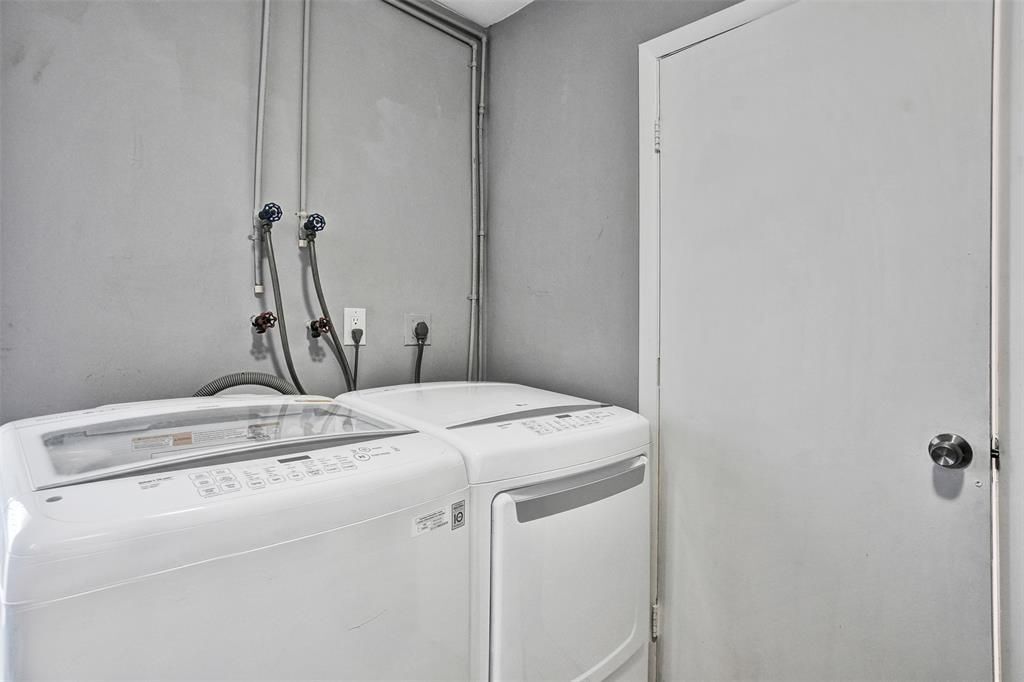 Building Photo - 6210 NE 21st Rd