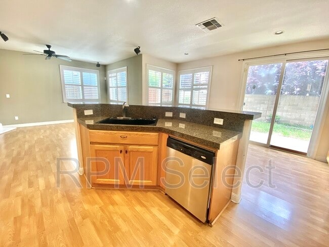 Building Photo - 637 Lavastone Dr