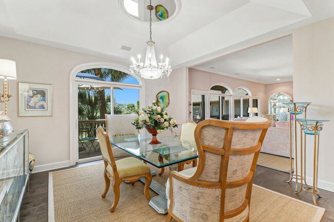 Building Photo - Spectacular Sea Pines Home - Marsh/Water Views!