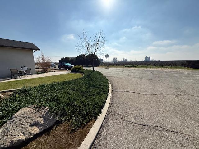 Building Photo - 7595 S Peach Ave