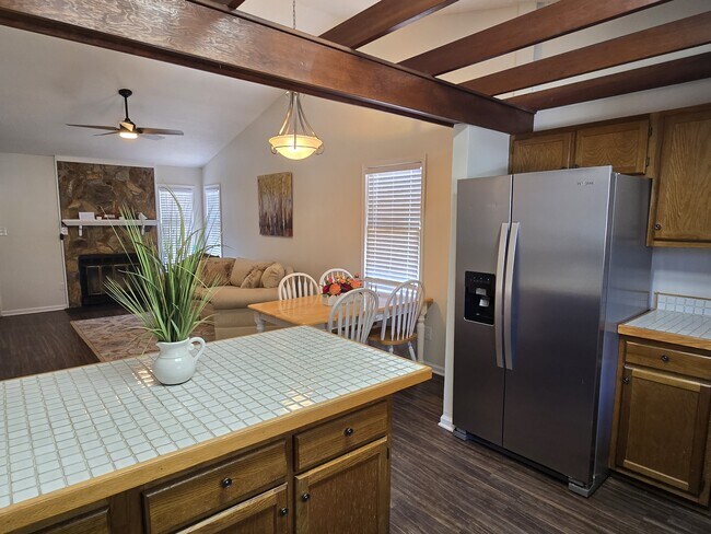 Building Photo - 1829 Alyssum Pl