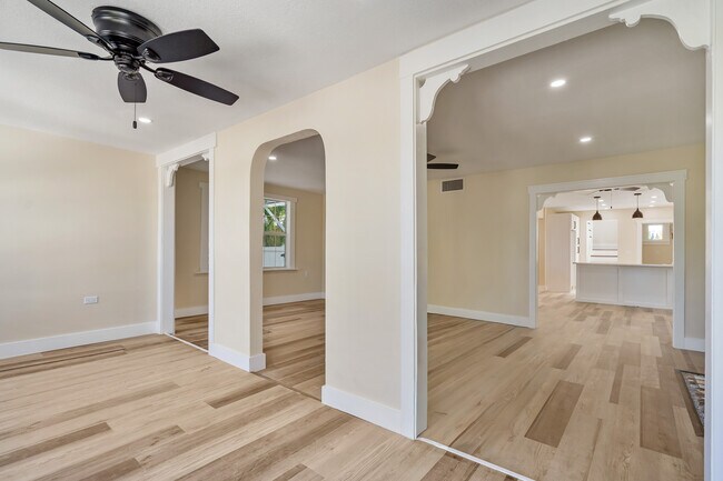 Building Photo - 3310 E Maritana Dr