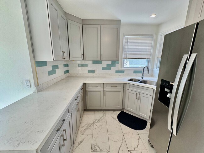 Building Photo - Remodeled 3Bed/2Bath Home in San Leandro –...
