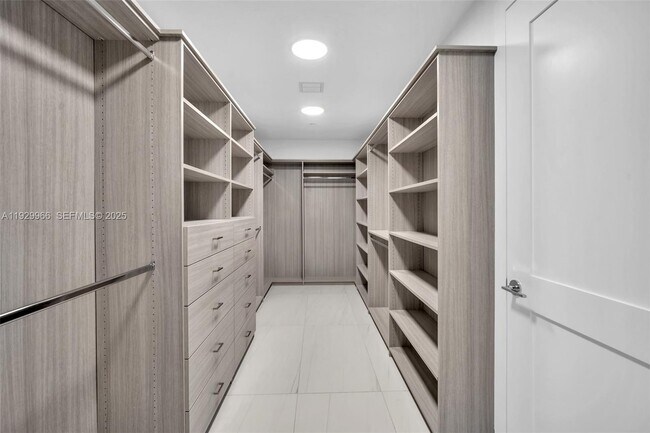 Building Photo - 151 N Seabreeze Blvd