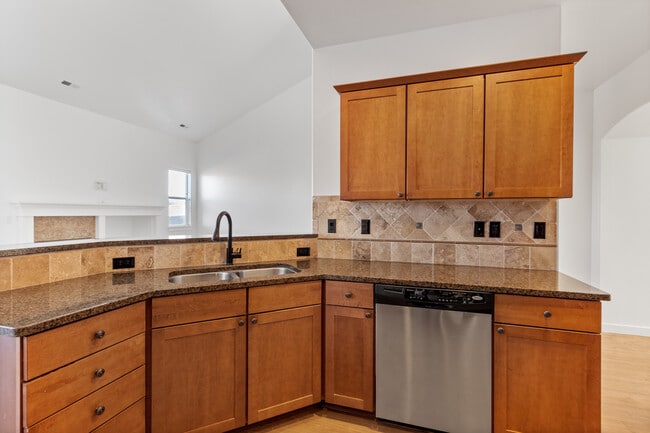 Building Photo - 10102 W Brownstone Dr