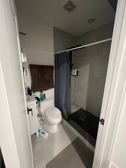 Building Photo - 1610 W Montgomery Ave