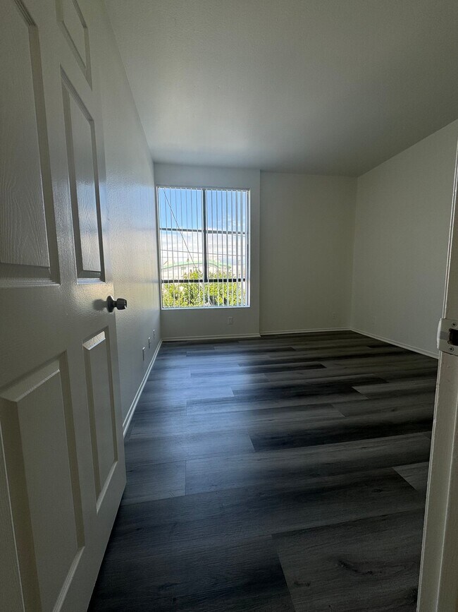 Building Photo - 4343 Whitsett Ave