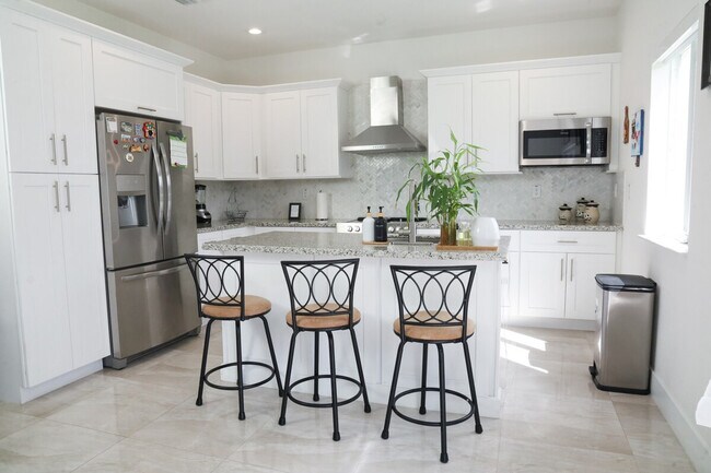 Building Photo - 14758 SW 39th Terrace