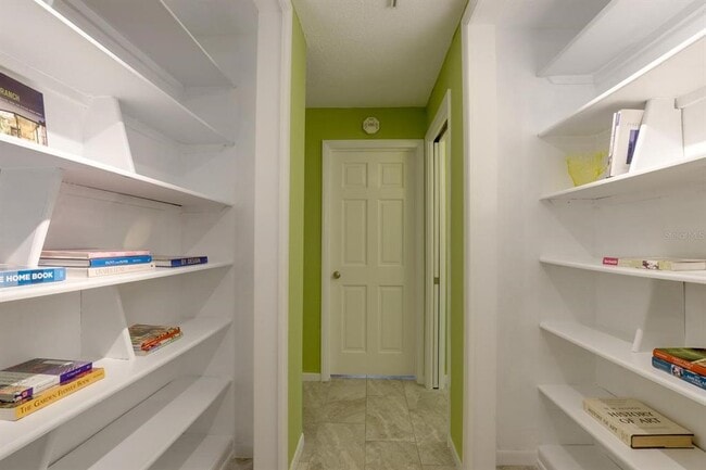 Building Photo - 511 Crystal Beach Ave