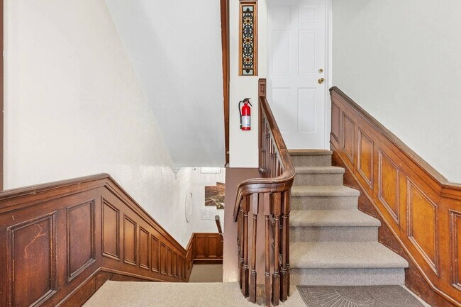 Building Photo - 165 Park Ave