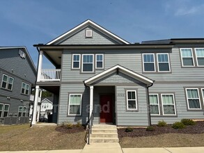 Building Photo - 2026 Lotus Dr